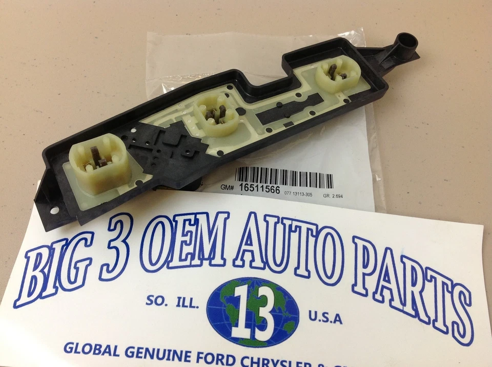 Placa de corte de luz trasera de freno trasera derecha Chevrolet GMC C/K Truck Subruban nueva OEM Foto 3 de 3