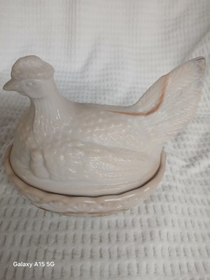 VTG L.E. Smith Almond Nouveau Cream Beige Slag Brown Glass Hen w/Chicks On Nest