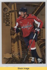 2023 Skybox Metal Universe Rookies Gold Spectrum FX Vincent Iorio #176 READ 0r46