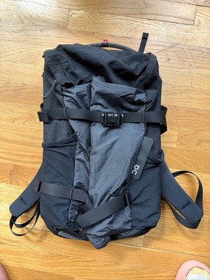 On Speed Pack Elite 24L Black Hiking Backpack Buckle Closure MPN 2UE1016