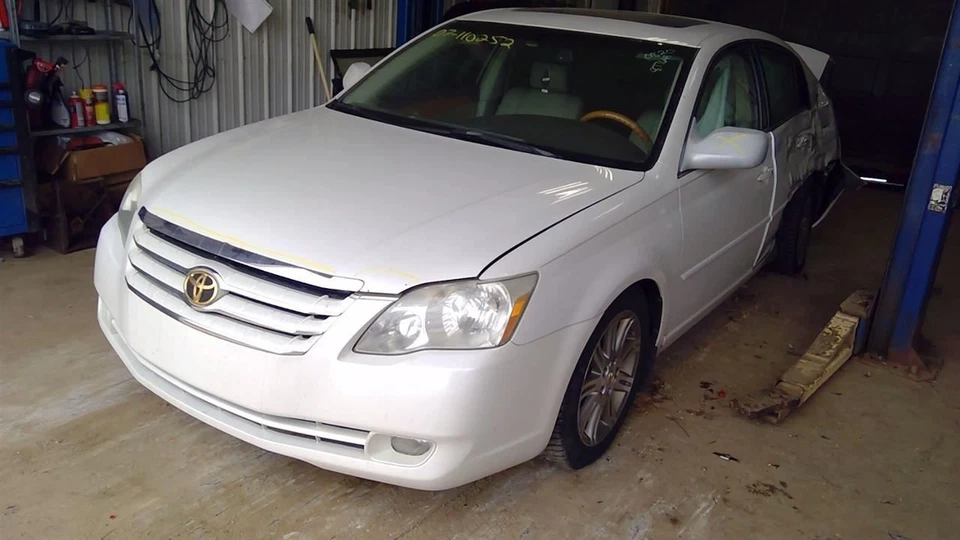 Passenger Tail Light From 10/09 Fits 05-07 10 AVALON 10303907 - Image 4 of 4