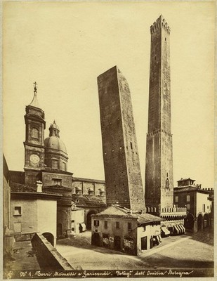 Italien. Bologna. Torri Esel und Garisendi. Bologna.