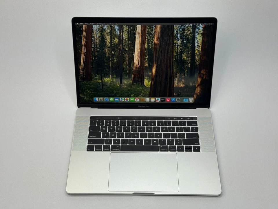Apple MacBook Pro Retina TouchBar 15,4“ 6-Core i7 2,6 Ghz 16GB 512 GB SSD QWERTY - Bild 2 von 4