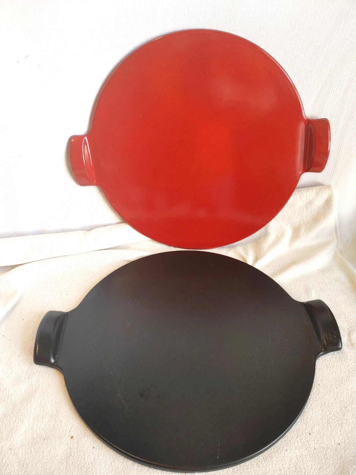 2 EACH EMILE HENRY FLAME CERAMIC 14.4" RED & BLACK PIZZA & BAKING STONES FRANCE