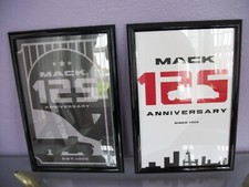 Lot de 2 affiches encadrées anniversaire MACK 125 - 12" x 18"