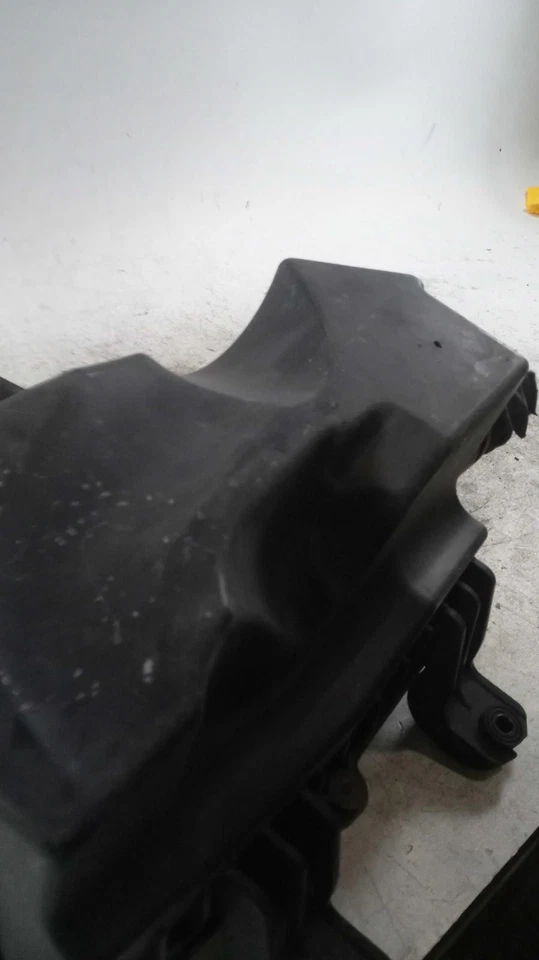 Chevrolet Spark 2013 conjunto de filtro de aire fabricante de equipos originales usado 175 k millas azul Foto 2 de 4