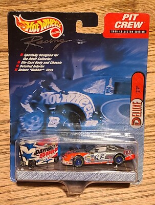 Hot Wheels Racing Pit Crew Racing 2000 Deluxe STP #43 Daytona 500