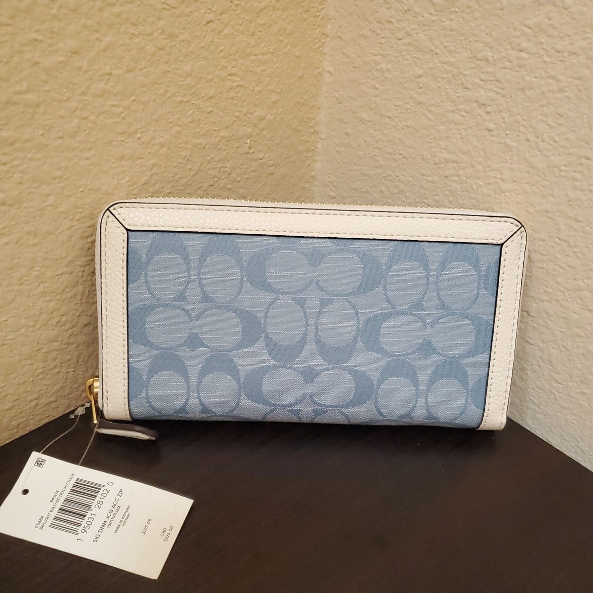 専用ページ❸ Coach Signature Denim Light Washed Chalk Accordion Zip Wallet NWT