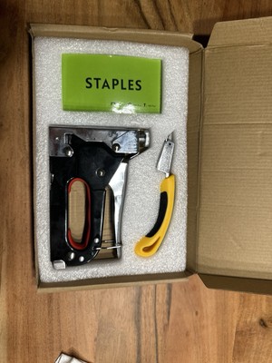Staples Tacker Set