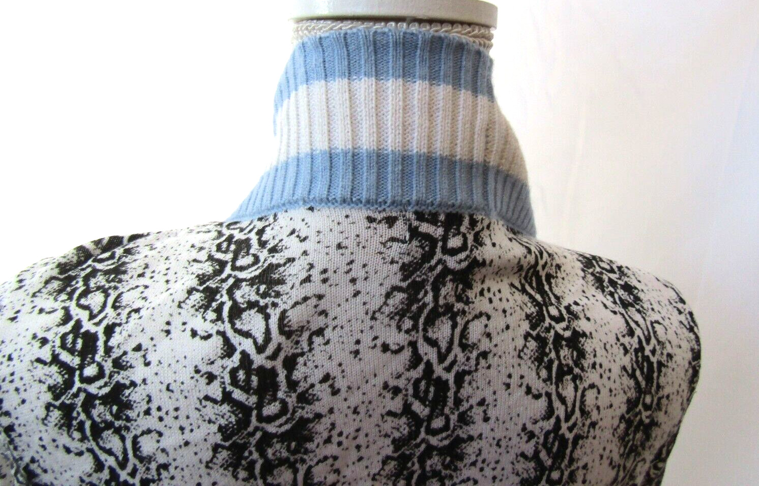 Central Park West Python Print Cardigan Size XS - image 5