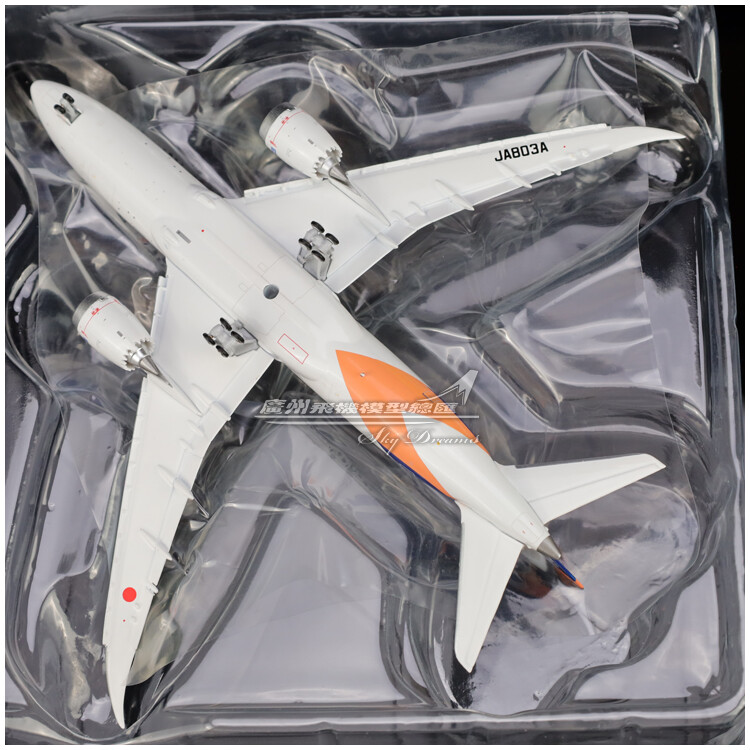 1:400 JC Wings AIR JAPAN BOEING 787-8 Airplane Flap Down Diecast