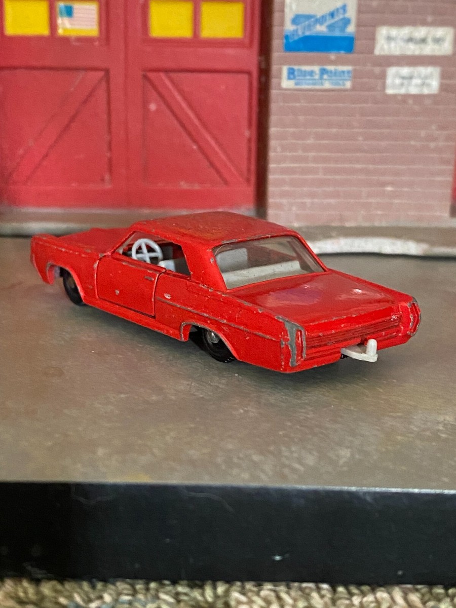 Matchbox Series No. 22 Pontiac G.P. Sports Coupe Made in England