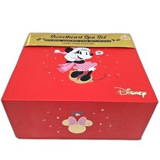 NIB The Creme Shop Disney Sweetheart Spa Set Minnie Mouse Candy Cane Scent