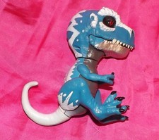    T Rex Dinosaur WowWee Fingerlings Untamed Raptor IRONJAW Blue Interactive Toy