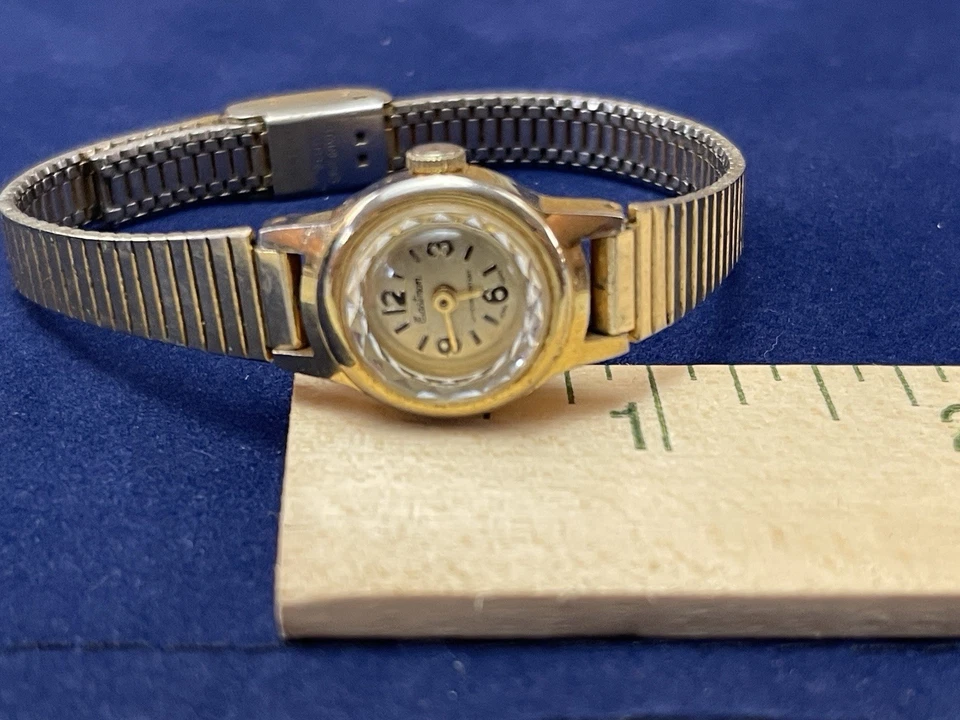 复古女士 Easton 发条手表!! 运行良好!! — 第 4/4 张图片