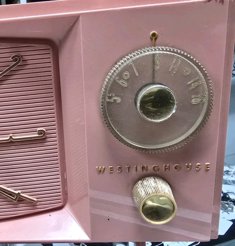 Rádio relógio AM tubo vintage Westinghouse modelo 671T5 rosa 1959 arte MCM - Imagem 4 de 4