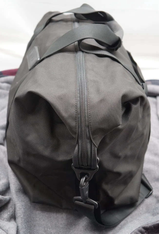 Bolso de viaje TUMI Alpha grande suave bolso de lona negro balístico 18x8x15 Foto 4 de 4