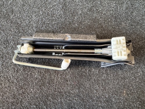 Mercedes C Klasse  W203 Wagenheber Autoheber CL 203 CLK A2038990097 A2035830415 - Bild 1 von 6