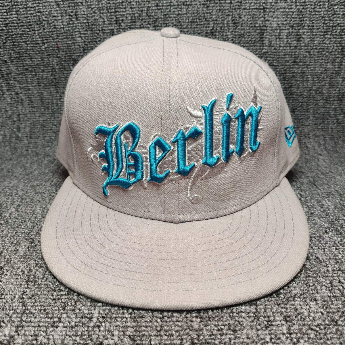 New Era Berlin Snapback Hat Cap Grey Blue Flat Brim Adjustable Streetwear