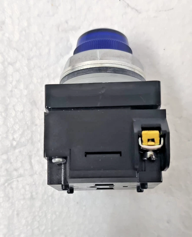 GE GENERAL ELECTRIC CR104PXG40 BLUE PUSHBUTTON INDICATION LIGHT - CR104PLG82L - Image 4 of 4