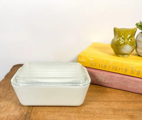 Vintage Pyrex True Opal White 1949 Unmarked 502 Refrigerator Dish with Lid 502-C