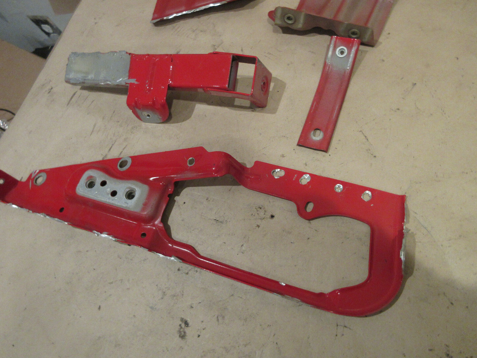 Ferrari 488 Challenge - RH Quarter Panel Brackets P/N 88331800