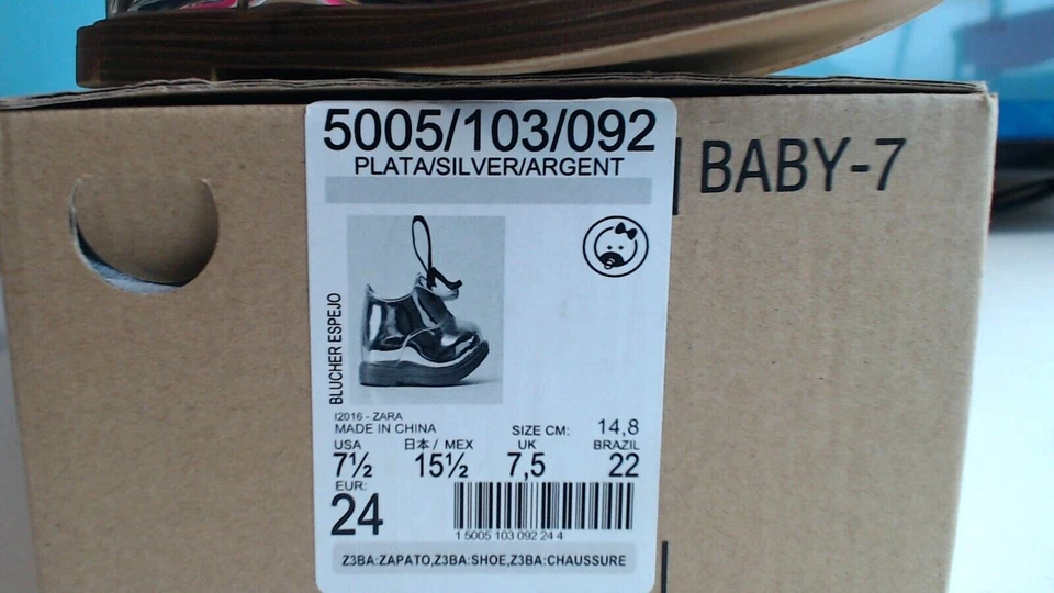 Zara Kids Girls Metallic Silver Patent Leather Oxford Lace Up Shoes Size 7 1/2  - Image 2 of 4