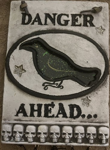 Vintage Halloween Wind Chimes Danger Ahead… Crow Raven Bird Skulls Stars - Picture 2 of 5