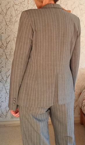 womens 3-piece business suit, Charles Tyrwhitt, size 12, grey chalk pinstripe - Picture 3 of 16