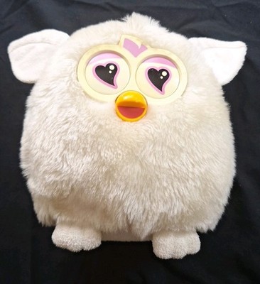 Cream Colored Furby With Heart Eyes W013 Hasbro. Used Excellent