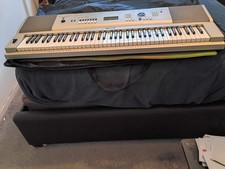Imagen de Yamaha Ypg-235 76 Key Portable Grand Digital Piano Keyboard Beginners Kit