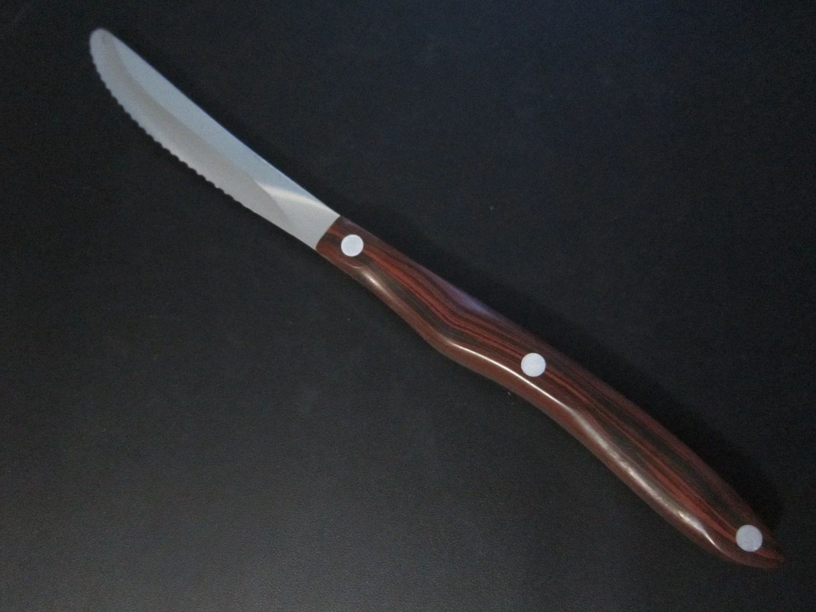 CUTCO STEAK KNIFE 1059 SERRATED W/ WOODGRAIN HANDLE VINTAGE GENTLY USED 2147079