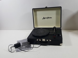 byron statics record player