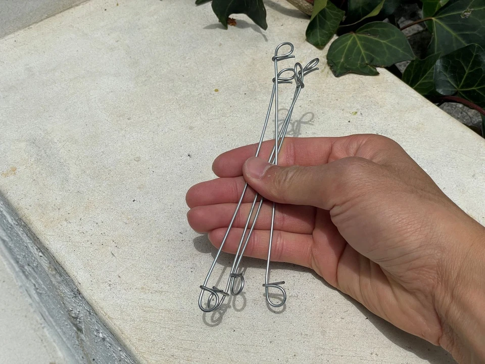 Bridas de alambre galvanizadas de doble bucle Sandbaggy de 6 pulgadas - acero calibre 16 Foto 3 de 4