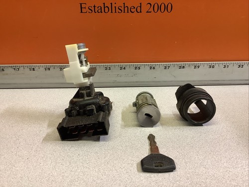 2002-2007 JEEP LIBERTY IGNITION SWITCH LOCK W/KEY OEM - Foto 2 di 7