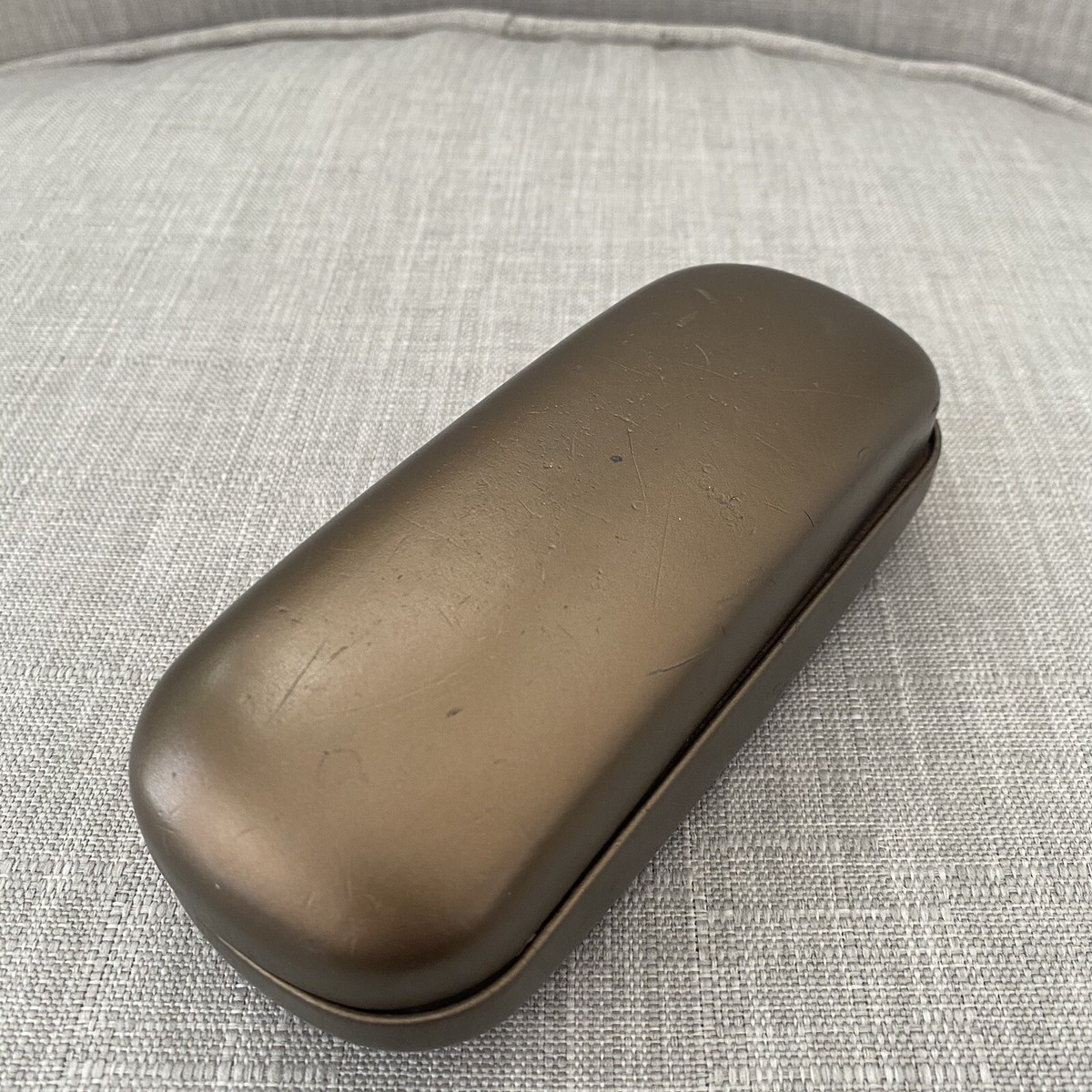 GUCCI BRONZE METALLIC HARD SHELL SUN EYE GLASSES CASE | eBay display picture 2