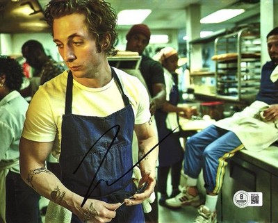 JEREMY ALLEN WHITE SIGNED THE BEAR SHAMELESS 8X10 PHOTO BRUCE -  BECKETT COA