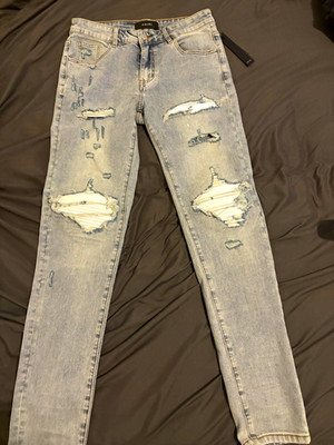 AMIRI Men s Light Wash Distressed Skinny Slim Fit Denim Jeans Logo 5-Pocket