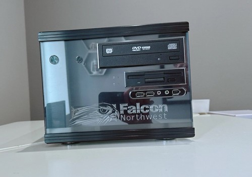 Falcon Northwest - FragBox 2 - ATX Form Factor GameCube Case