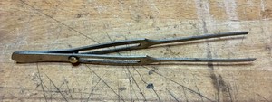 Vintage Cross Lock Self Closing Tweezers Flat Tip Unbranded