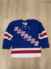 VINTAGE MADE IN CANADA  MASKA- AIR KNIT KOHO NY RANGERS HOCKEY JERSEY IN SIZE S