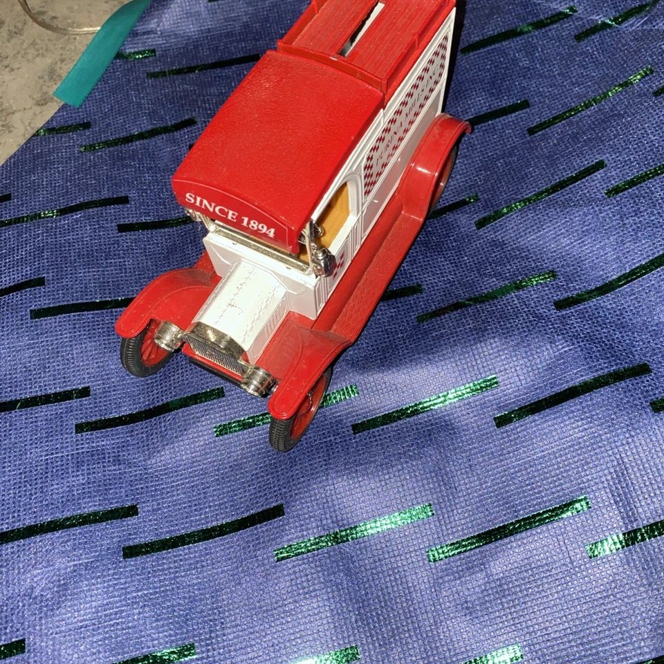 Ertl Purina Mills 1913 Modelo T Van Bank de colección  Foto 2 de 4