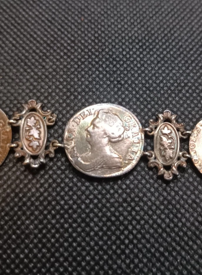Pulsera antigua de seis peniques de plata Jorge 1º, 2º, 3º, Reina Ana 1700  Foto 3 de 4