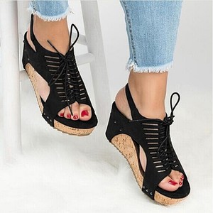 wide sandals for women