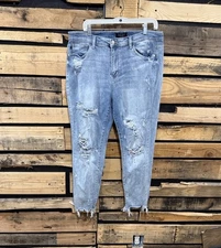 Judy Blue Jeans Womens 15/32 Boyfriend Fit Distressed Raw Hem Paint JB82398LT