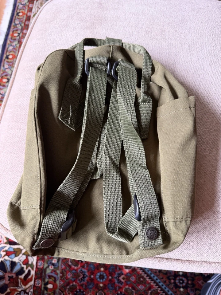 Fjällräven Kanken Mini Rucksack - Oliv 27cm X 20cm - Bild 2 von 4