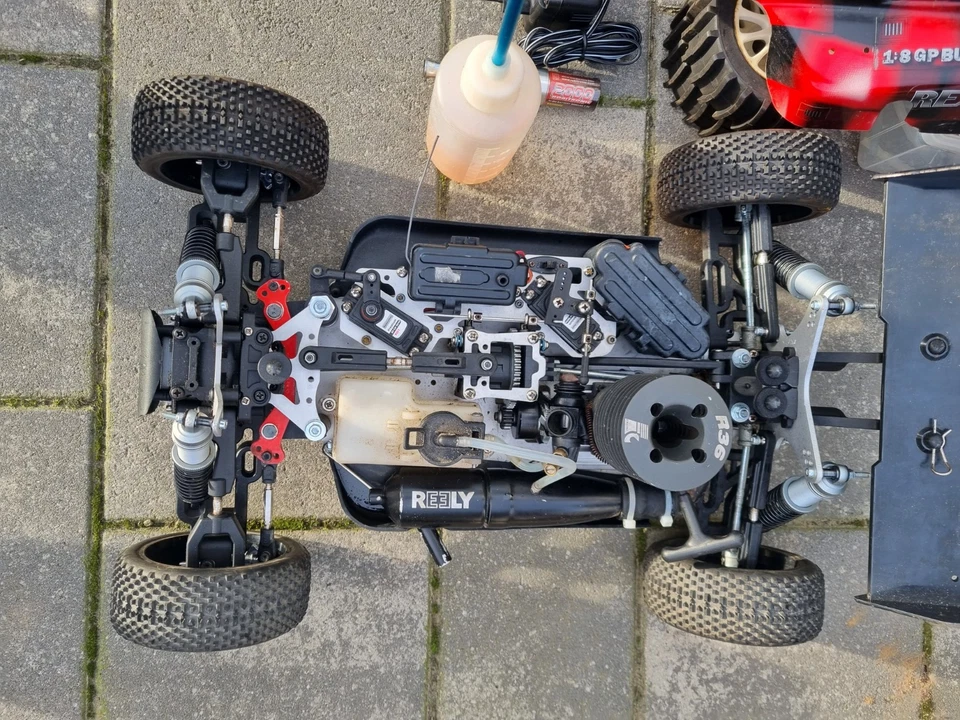 REELY- REX- XTREME 36-4WD limited Edition 1:8 NITROkomplett mit viel Zubehör TOP - Bild 3 von 4