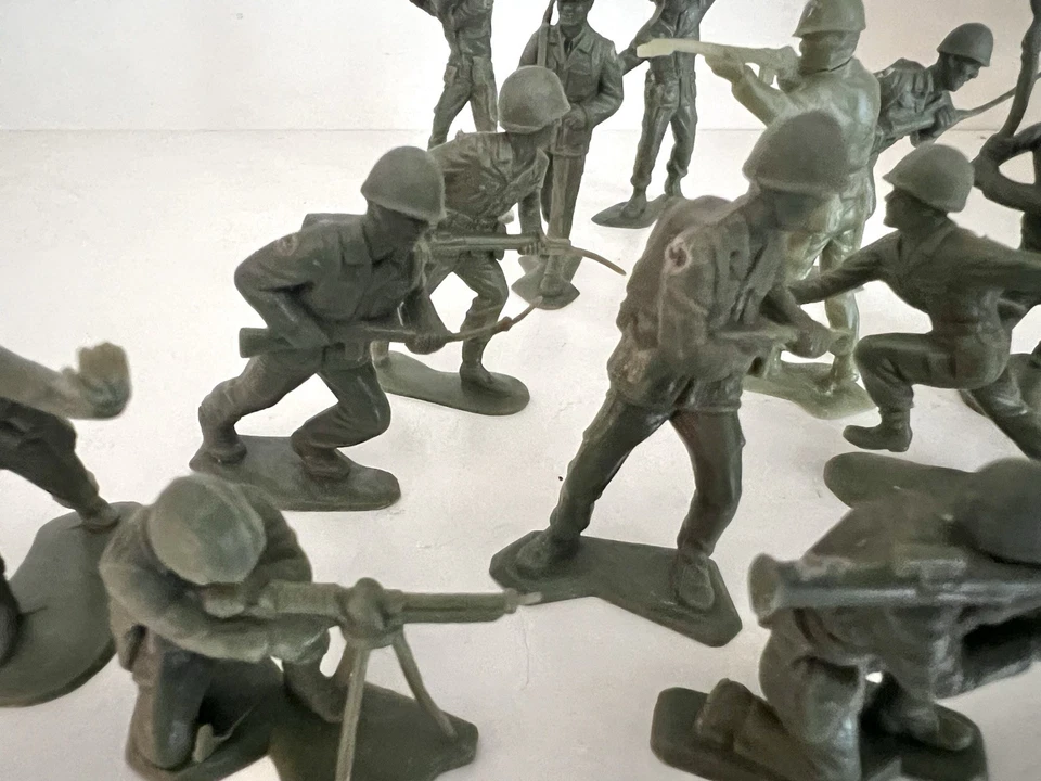 MARX BATTLEGROUND GI's e Infantes de Marina - LOTE DE 15 en 15 Poses - LOTE EN MUY BUEN ESTADO C - LOTE IMPERDIBLE Foto 3 de 4