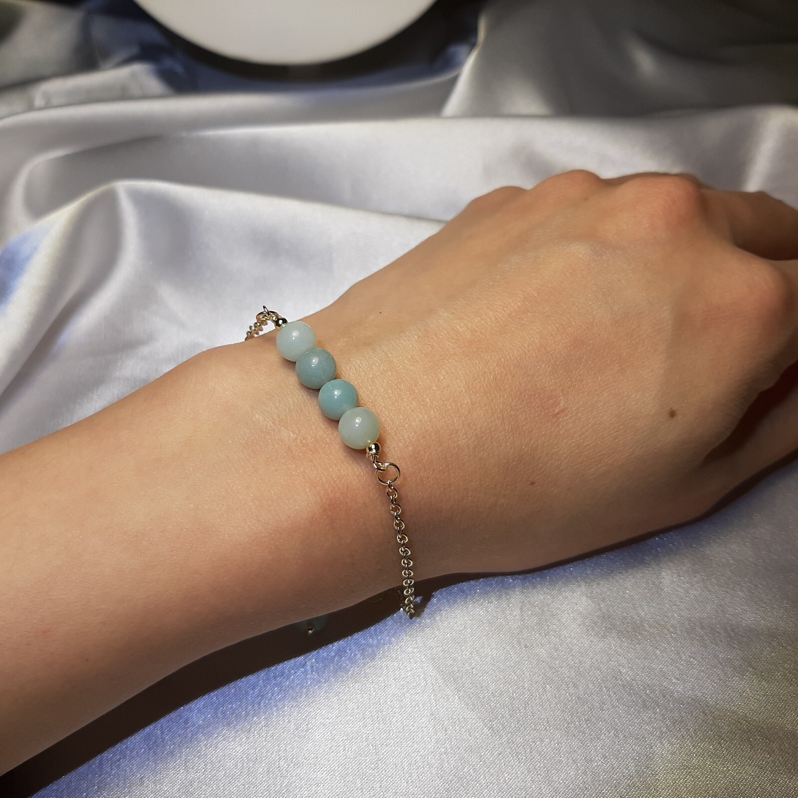 Bracelet amazonite boule lisse un bijou naturel pour illuminer vos tenues d'été
