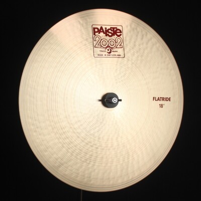 Paiste 18'' 2002 Flat Ride - 1579g (video demo)